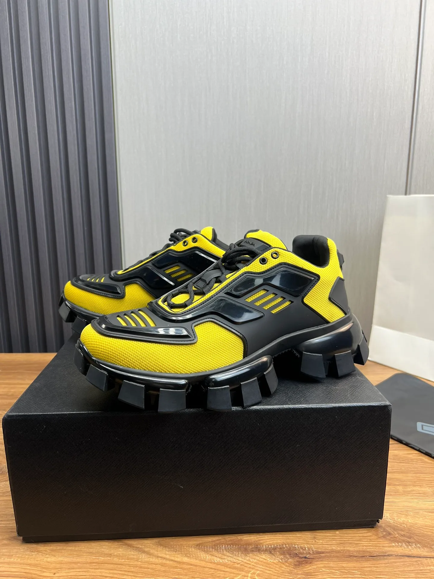 Men's shoes 💰620💰 [PRADA] Popular thick-soled shoes for couples 👩‍❤️‍👨 Available all year round ✔️Official website synchronization Original fly-knit film fabric + cowhide lining, 1⃣️ to 1⃣️ replica, original sole, 36-45 (45 made to order, non-refundable)